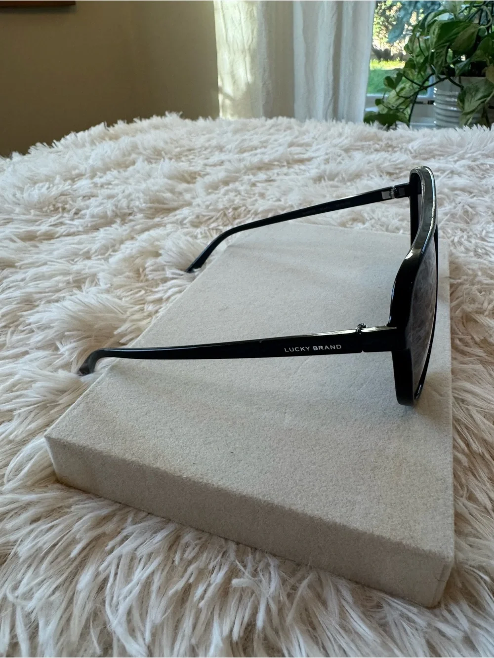 Lucky Brand classic black